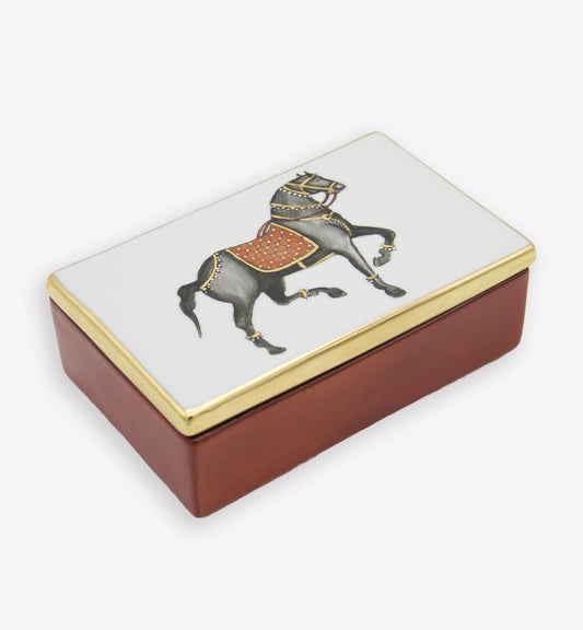 Shabdeez horse box with 24 karat gold